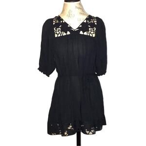 Bcbgmaxazria black sheath crochet baby doll mini dress boho cinched waist sz XS